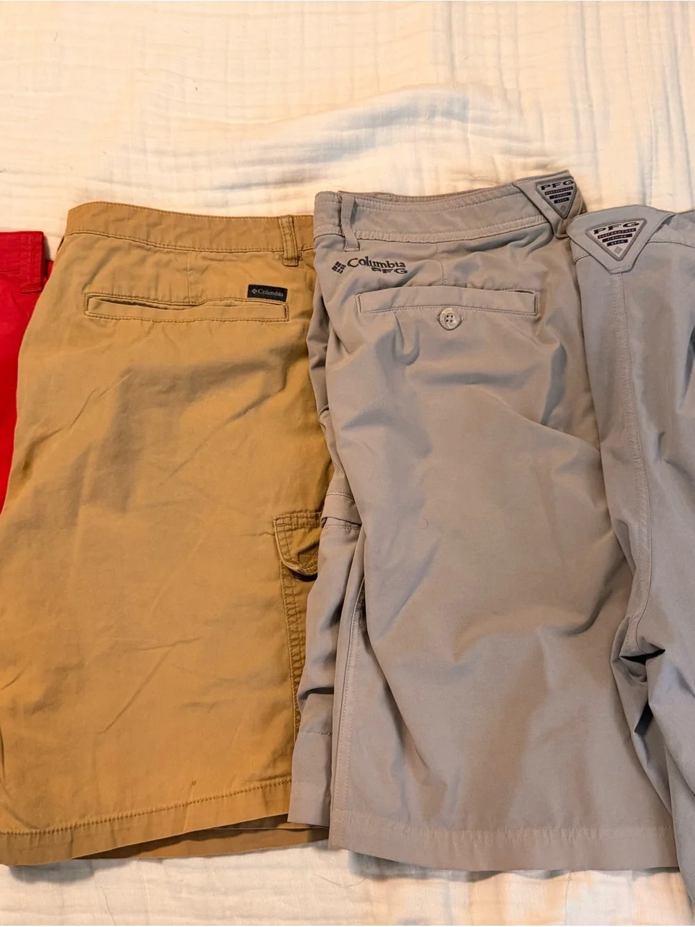 Columbia Men’s Tan and Light Gray Cargo Shorts